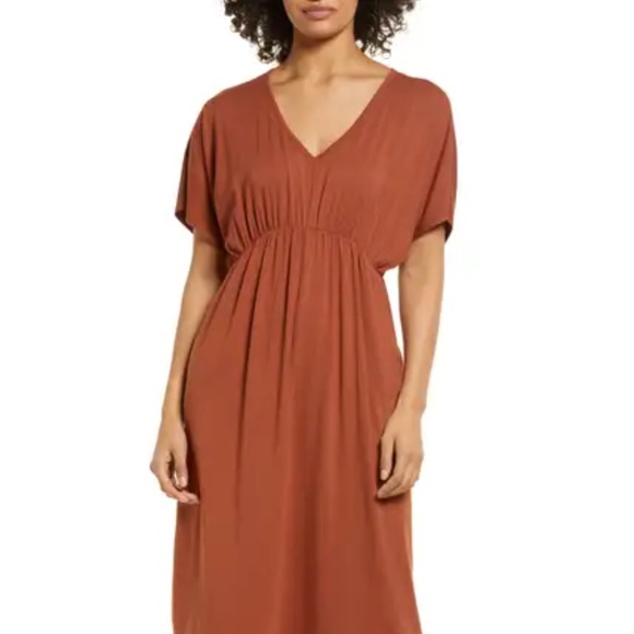 Nordstrom Dresses & Skirts - NORDSTROM Gathered Waist Midi Dress